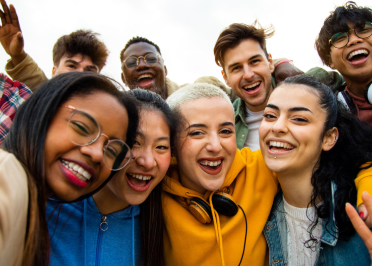 Έλληνες Τουρίστες: Πού θα πάνε και πόσα θα ξοδέψουν οι Gen Z, Millennials και Baby Boomers