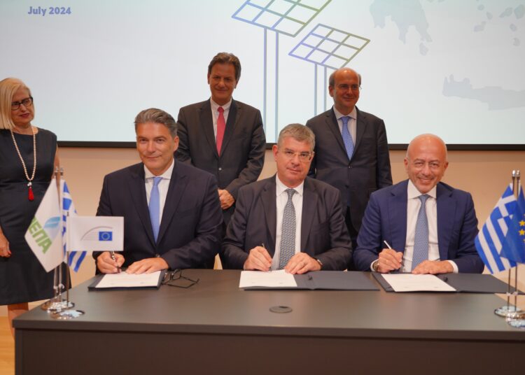 390 εκατομμύρια ευρώ στη ΔΕΠΑ Εμπορίας από την ΕΤΕπ για την ενίσχυση της παραγωγής ηλιακής ενέργειας στην Ελλάδα