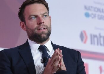 Στέφανος Κασσελάκης: «Τα κόμματα δεν είναι επιχειρήσεις για να έχουν συγχωνεύσεις και εξαγορές»