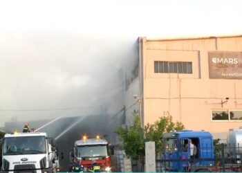 Φωτιά τώρα: Βελτιωμένη η εικόνα στις Αχαρνές– Καταστράφηκαν εγκαταστάσεις επιχειρήσεων