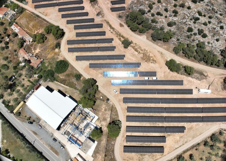 HELLENiQ ENERGΥ: Δημιουργία του πρώτου Φ/Β σταθμού αυτοπαραγωγής σε βιομηχανική της εγκατάσταση