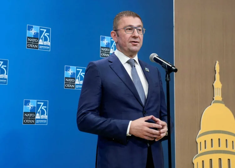 Προκλητικός ο Μιτσκόσκι στη Σύνοδο του ΝΑΤΟ: Μίλησε για «Μακεδονία» και «μακεδονική» κυβέρνηση