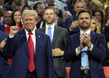 Τραμπ: Θα γίνω ο πρόεδρος όλης της Αμερικής, όχι της μισής -Τα σύνορα για Μεξικό κλείνουν – Θα τελειώσει το τείχος