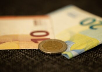 Νέο Εργασιακό: Έρχονται αυξήσεις στις αμοιβές του ιδιωτικού τομέα