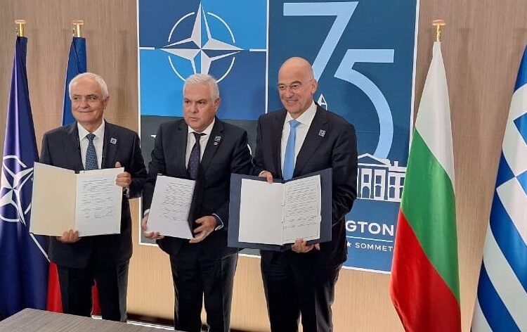 ΝΑΤΟ: Η Ελλάδα προετοιμάζει στρατιωτικούς διαδρόμους με τη Βουλγαρία και τη Ρουμανία