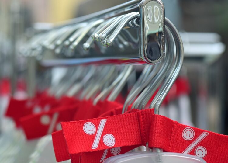 Θερινές εκπτώσεις 2024: Ανοιχτά τα μαγαζιά την Κυριακή