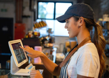 Φοροδιαφυγή/Nέες ταμειακές και POS από την 1η Αυγούστου: Τέλος στα κόλπα με τις ταμειακές και τα POS στην εστίαση