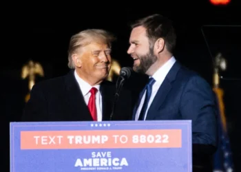 Αμερικάνικες εκλογές: Ο Τραμπ επέλεξε για αντιπρόεδρό του τον άνθρωπο που τον έλεγε «Χίτλερ της Αμερικής»