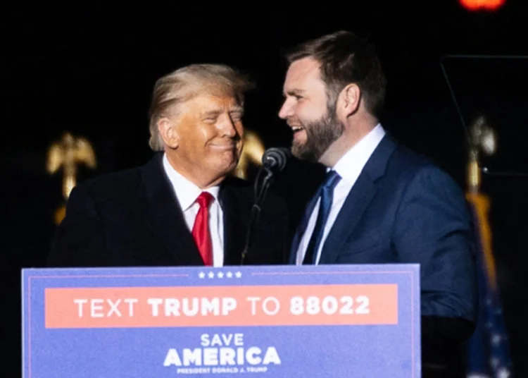 Αμερικάνικες εκλογές: Ο Τραμπ επέλεξε για αντιπρόεδρό του τον άνθρωπο που τον έλεγε «Χίτλερ της Αμερικής»