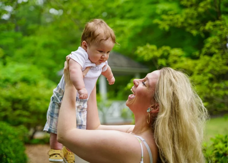 Υπουργείο Εργασίας: Τα επιδόματα για τις νέες μητέρες