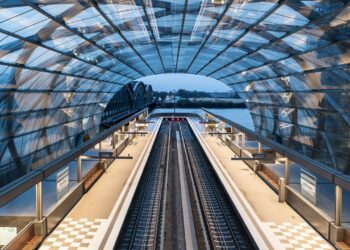 Συνδέοντας την Ευρώπη: Πάνω από 500 εκατ. ευρώ για τέσσερα νέα σιδηροδρομικά έργα