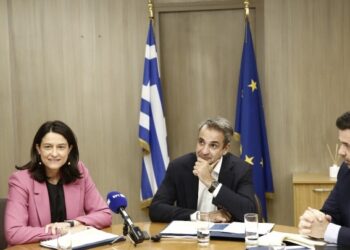Κυρ. Μητσοτάκης: Iσχύει η δέσμευση ο κατώτατος μισθός να φτάσει στα 950 ευρώ στο τέλος της τετραετίας