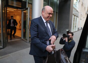 Τραγωδία στη Σικελία: Αγνοείται ο γνωστός επιχειρηματίας Mike Lynch μετά τη βύθιση του πολυτελούς γιοτ