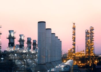 Ο κλάδος διύλισης και τα  καύσιμα στο «μάτι» της Επιτροπής Ανταγωνισμού- Τι φταίει τι πρέπει να αλλάξει;
