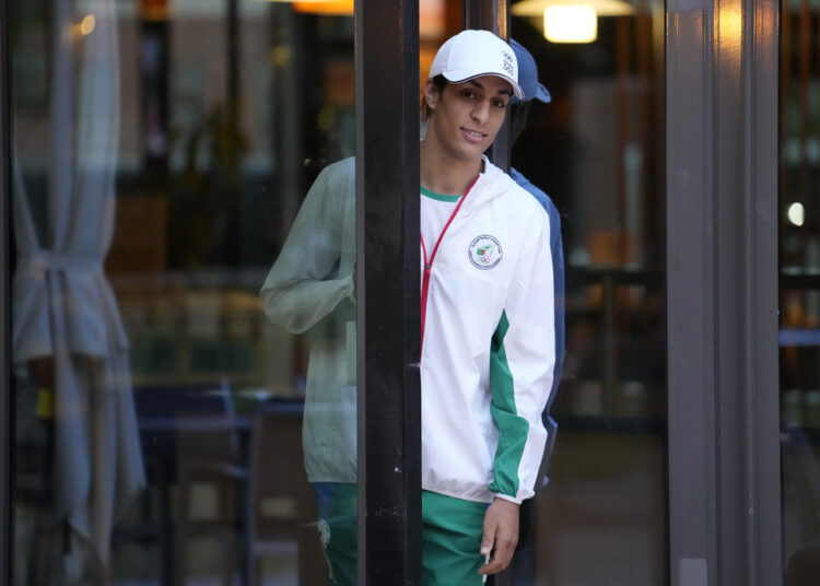 Η Ιμάν Κελίφ σπάει τη σιωπή της: «Αφορά την τιμή κάθε γυναίκας»