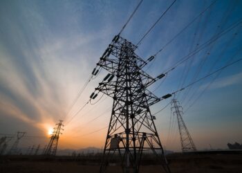 Ηλεκτρικό ρεύμα/ Νέα έκρηξη τιμών: Με την πλάτη στον τοίχο οι καταναλωτές και στο βάθος οι επιδοτήσεις