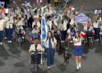 Γαλλία: Η Ελληνική Παραολυμπιακή αποστολή έκανε την είσοδο της στη Πλατεία Κονκόρντ