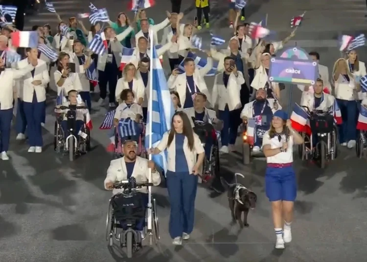 Γαλλία: Η Ελληνική Παραολυμπιακή αποστολή έκανε την είσοδο της στη Πλατεία Κονκόρντ