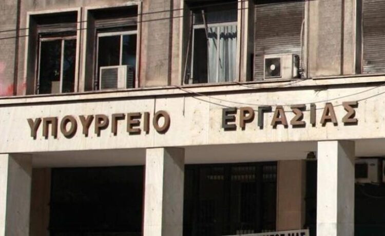 Υπουργείο Εργασίας: Προς αναβολή το μίνι – ασφαλιστικό