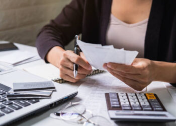 ΑΑΔΕ: Πώς θα αποφύγετε τις κατασχέσεις της εφορίας