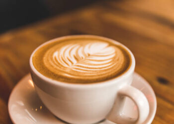 ΔΕΗ: Υπογραφή συμφωνίας για την εξαγορά 629MW ΑΠΕ της Evryo Group στη Ρουμανία