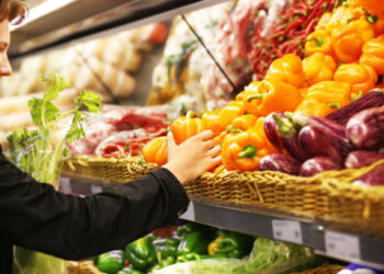 ΙΕΛΚΑ/Ακρίβεια: O εφιάλτης των νοικοκυριών – Στα ύψη οι τιμές σε βασικά αγαθά, παρά τις επιμέρους μειώσεις σε φρούτα και λαχανικά