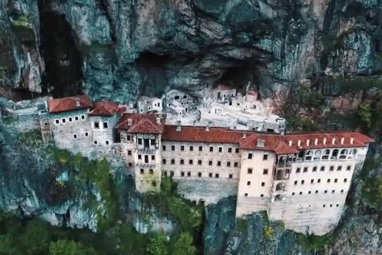 Παναγία Σουμελά: Οι Τούρκοι δεν έδωσαν άδεια για λειτουργία τον Δεκαπενταύγουστο