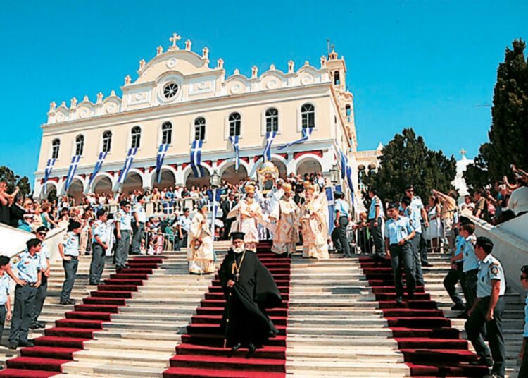 Δεκαπενταύγουστος: Πού βρίσκονται οι πολιτικοί αρχηγοί