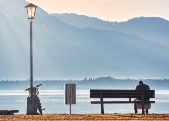 ΙΟΒΕ/Έρευνα: Αβέβαιο βλέπουν το μέλλον τα ελληνικά νοικοκυριά – Το 83% των νοικοκυριών δεν αποταμιεύει