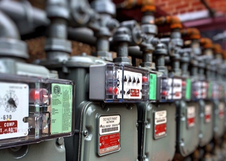 Ηλεκτρικό ρεύμα/ Νέα έκρηξη τιμών: Με την πλάτη στον τοίχο οι καταναλωτές και στο βάθος οι επιδοτήσεις