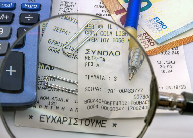 ΑΑΔΕ: Πώς θα αποφύγετε τις κατασχέσεις της εφορίας