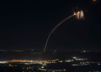 Χεζμπολάχ κατά του Ισραήλ: Εκτόξευσε περίπου 50 ρουκέτες (vid&pics)