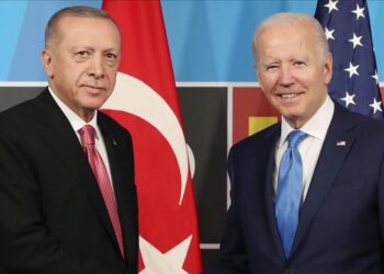 ΗΠΑ/Τουρκία: Τηλεφωνική επικοινωνία Μπάιντεν – Ερντογάν μετά την ανταλλαγή κρατούμενων Δύσης – Ρωσίας