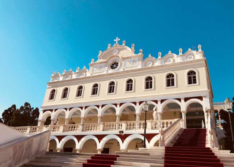 Δεκαπενταύγουστος: Πού βρίσκονται οι πολιτικοί αρχηγοί