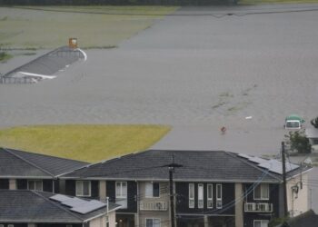 Ιαπωνία: Χάος από τους τυφώνες, με πάνω από 4 εκατ. ανθρώπους να εκκενώνουν τις περιοχές τους