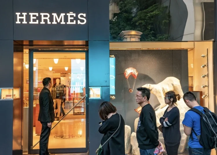 Bloomberg/Hermes: Η δυναστεία που κάνει δεκάδες απογόνους εκατομμυριούχους σε μια νύχτα
