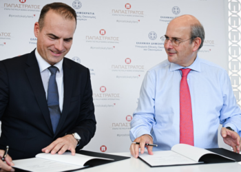 Παπαστράτος: Δωρεά στο Συντονιστικό Επιχειρησιακό Κέντρο Καταπολέμησης Λαθρεμπορίου