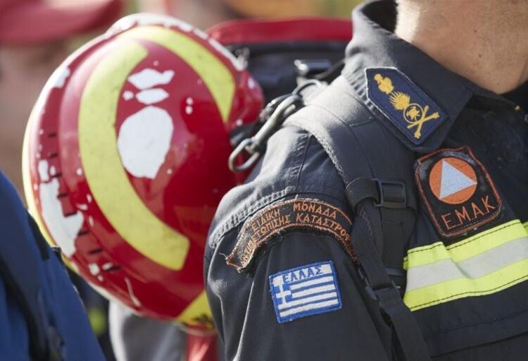 Χανιά: Νεκρή τουρίστρια και δεκάδες εγκλωβισμένοι από κατολίσθηση στο φαράγγι της Σαμαριάς
