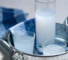 Το ούζο σαρώνει στις αγορές της Ευρώπης: Οι  ξένοι μαθαίνουν σιγά –σιγά το τσίπουρο και την τσικουδιά