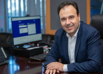 Telecoms/Παπαστεργίου: Φρένο της κυβέρνησης στις αυξήσεις σε ευρυζωνικές συνδέσεις