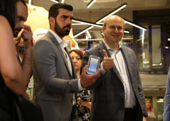 H ψηφιακή κάρτα εργασίας αύξησε τις καταγεγραμμένες υπερωρίες