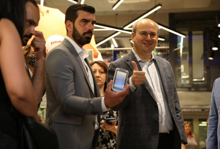 H ψηφιακή κάρτα εργασίας αύξησε τις καταγεγραμμένες υπερωρίες