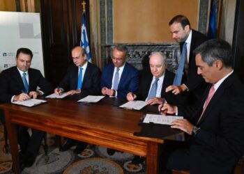 Έπεσε η μεγάλη υπογραφή των 3,27 δισ. ευρώ για την Αττική Οδό