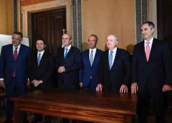 Έπεσε η μεγάλη υπογραφή των 3,27 δισ. ευρώ για την Αττική Οδό