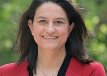 Κεραμέως/ΓΣΕΕ: Τώρα ξεκινάει ο διάλογος για τον νέο μηχανισμό καθορισμού του κατώτατου μισθού