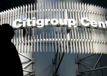 Citi: «Πάνω από τον πήχη» η παγκόσμια οικονομία, προβληματική η Ευρωζώνη – Τί πέτυχαν Ελλάδα και Ισπανία
