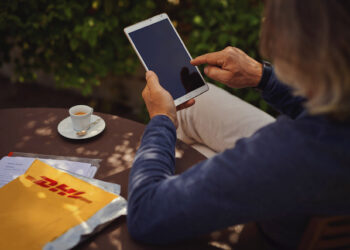 DHL Express: Νέα υπηρεσία επιστροφής δεμάτων χωρίς ετικέτα