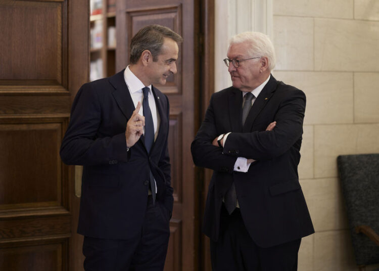 Μητσοτάκης σε Στάινμαϊερ: Για την Ελλάδα το ζήτημα των επανορθώσεων και το αναγκαστικό κατοχικό δάνειο είναι ακόμα πολύ «ζωντανά»