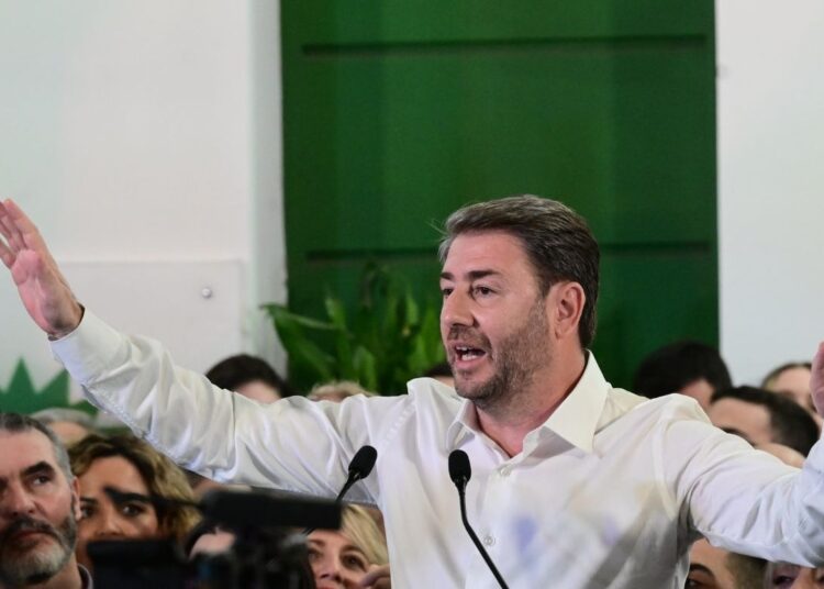 Ο Νίκος Ανδρουλάκης κέρδισε 5 υποψηφίους και τους επιχειρηματικούς ομίλους που στήριξαν τον Χάρη Δούκα