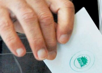 ΠΑΣΟΚ: Άνοιξαν οι κάλπες για την εκλογή προέδρου